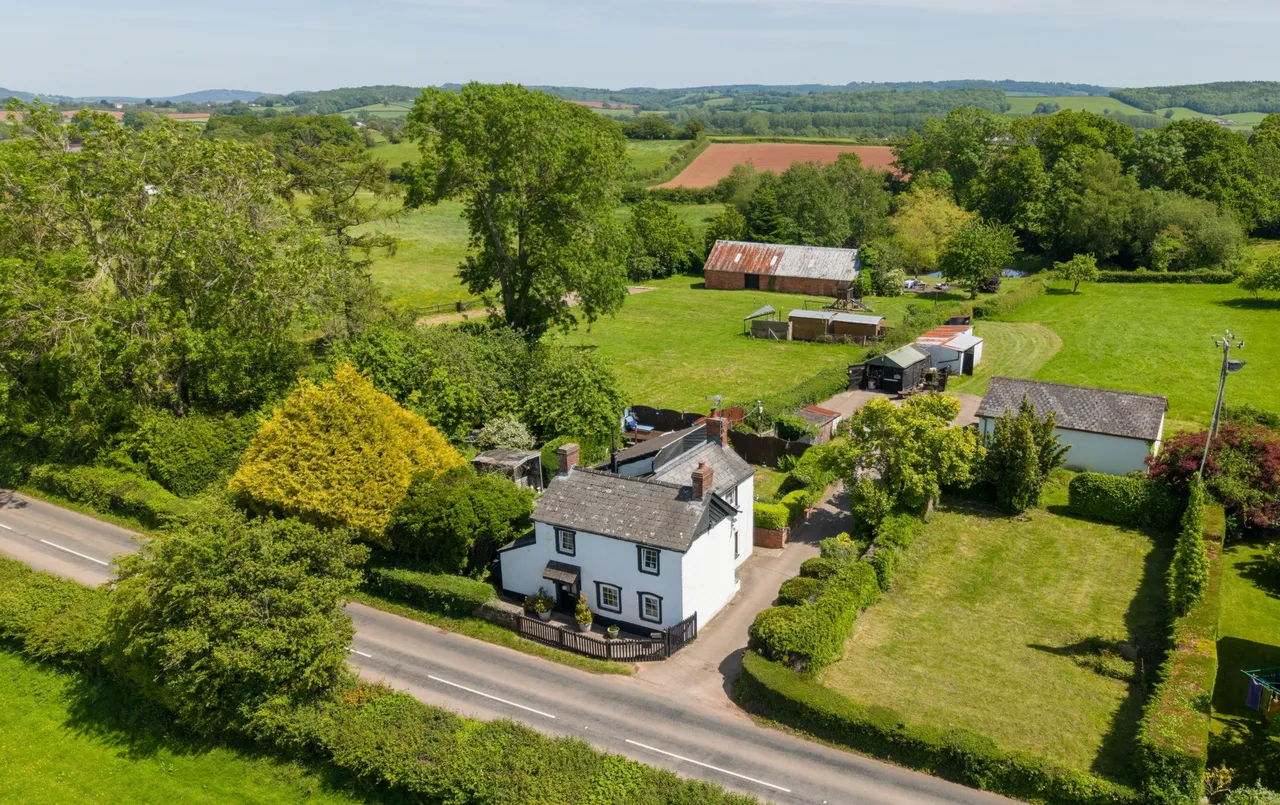 5 bed house for sale, Usk Road, Raglan, NP15