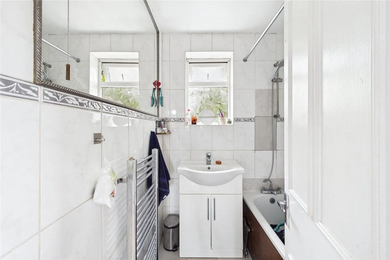 Leigh Orchard Close, London, SW16, photo 8
