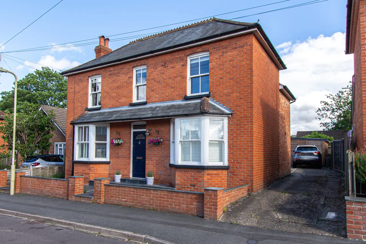 3 bed house for sale — Castle Street, Fleet, GU52 7ST
