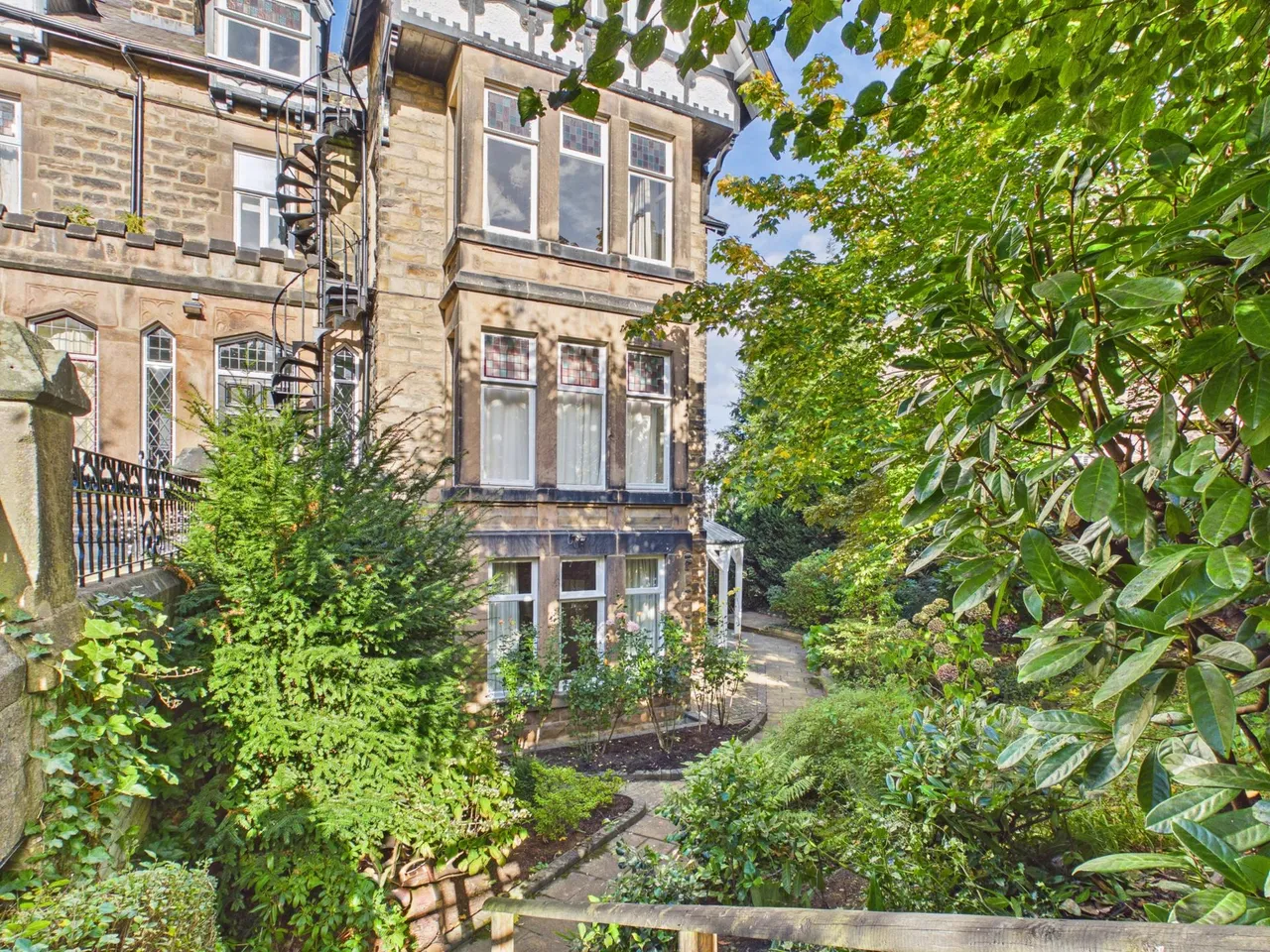 Clarence Drive, Harrogate, HG1, photo 16