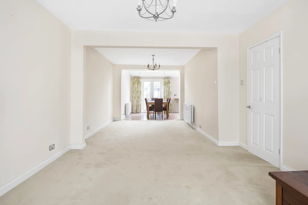 Cabrera Avenue, Virginia Water, GU25, photo 2