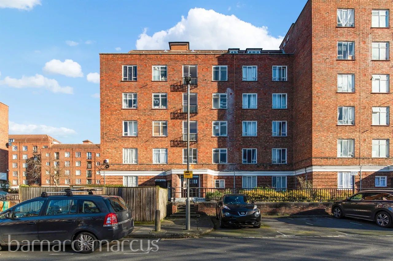 Vermont Road, London, SW18, photo 7