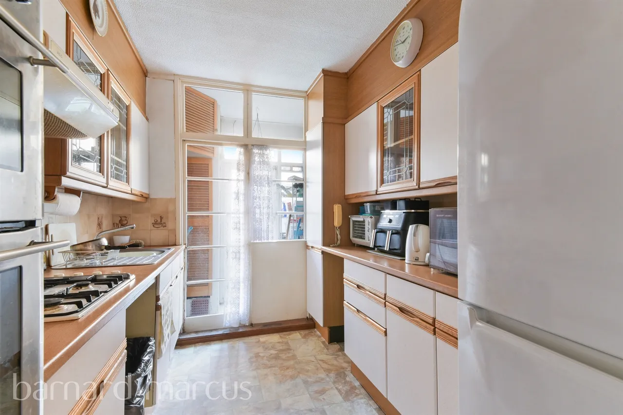 Vermont Road, London, SW18, photo 8