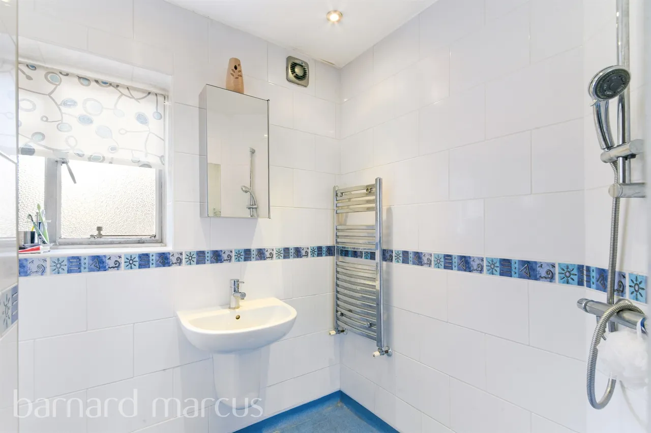 Vermont Road, London, SW18, photo 6