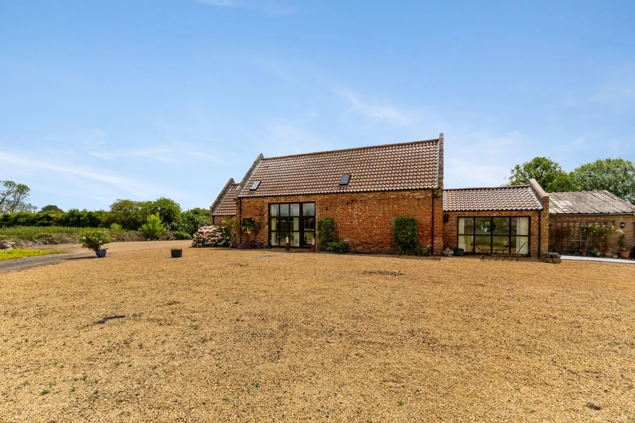 Knights End Road, March, PE15, photo 26