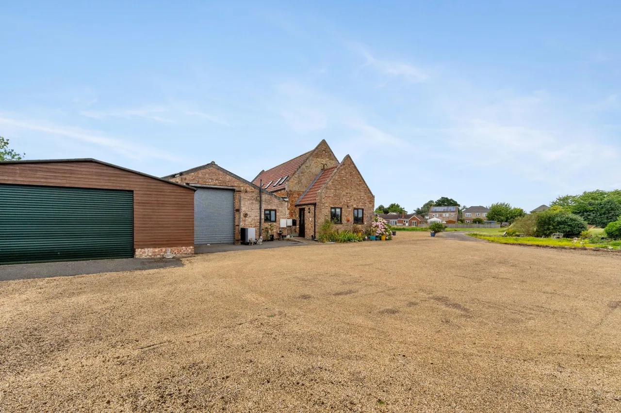 Knights End Road, March, PE15, photo 25