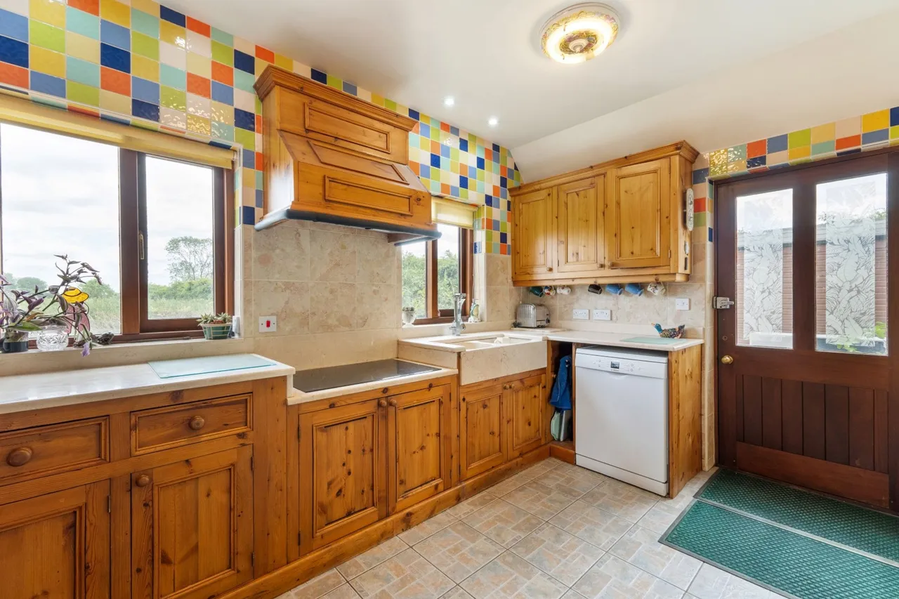 Knights End Road, March, PE15, photo 5
