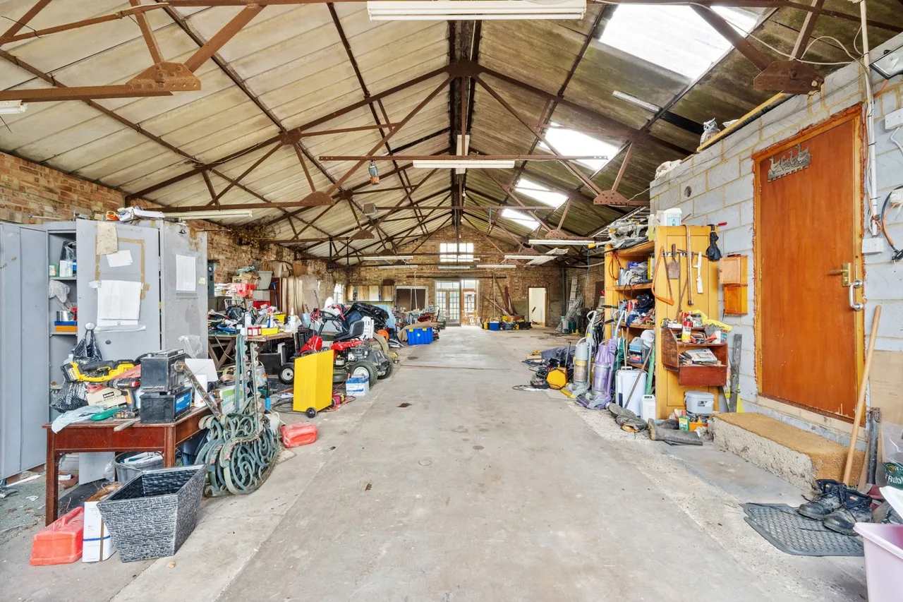 Knights End Road, March, PE15, photo 28