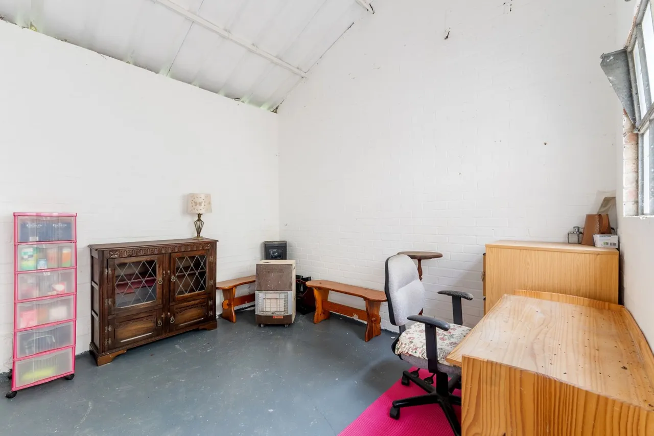 Knights End Road, March, PE15, photo 23