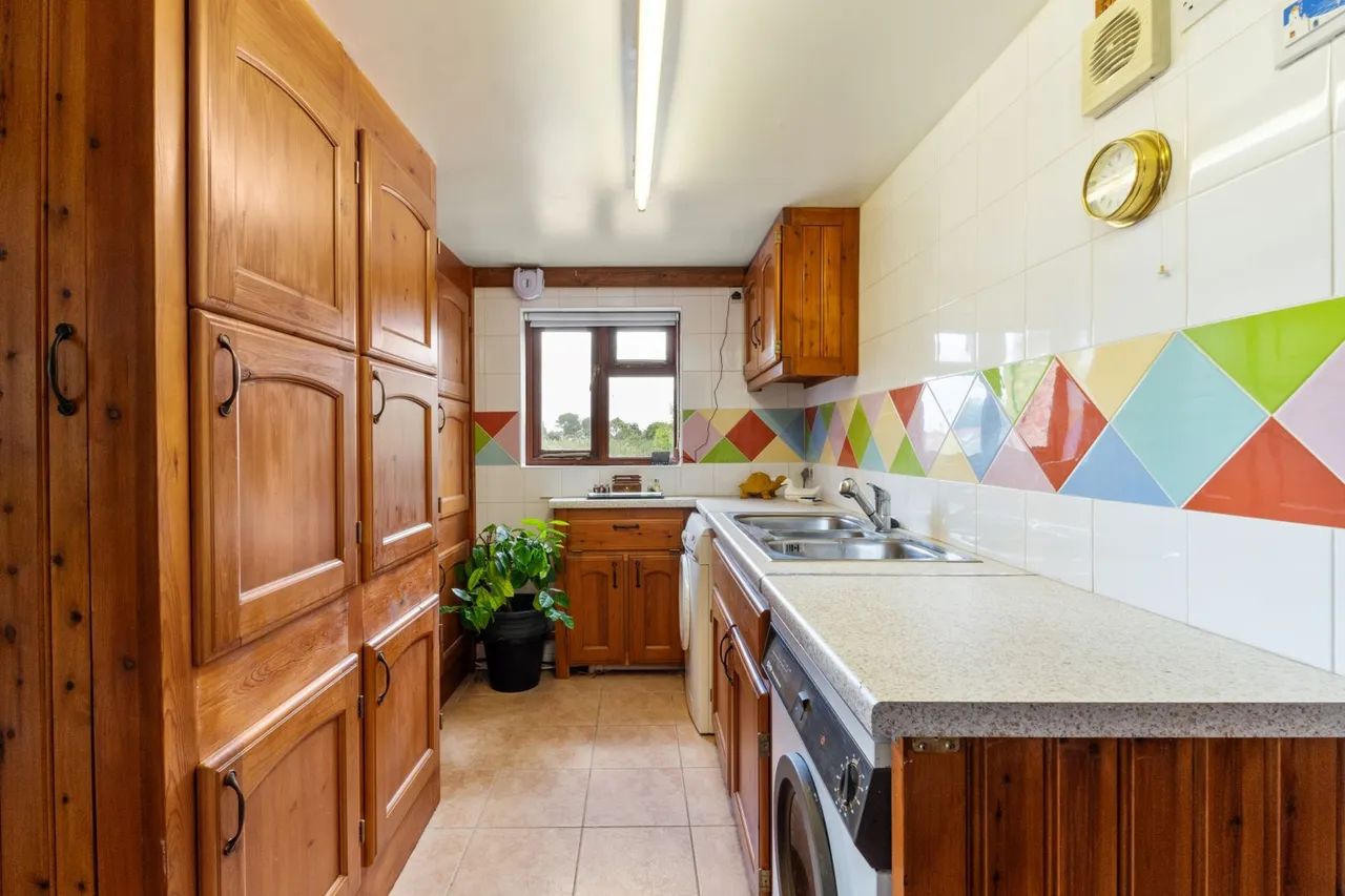 Knights End Road, March, PE15, photo 8