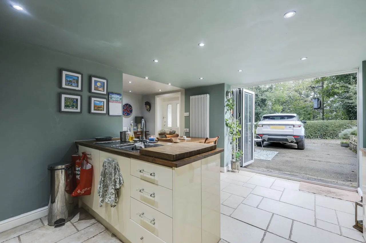 Edroyd Place, Farsley, LS28, photo 9