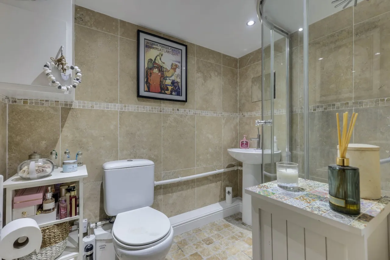 Edroyd Place, Farsley, LS28, photo 13