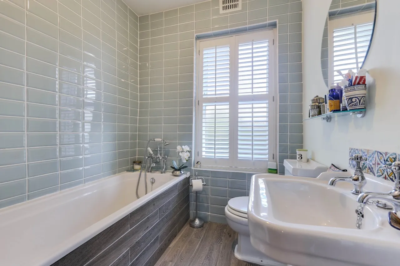 Edroyd Place, Farsley, LS28, photo 16