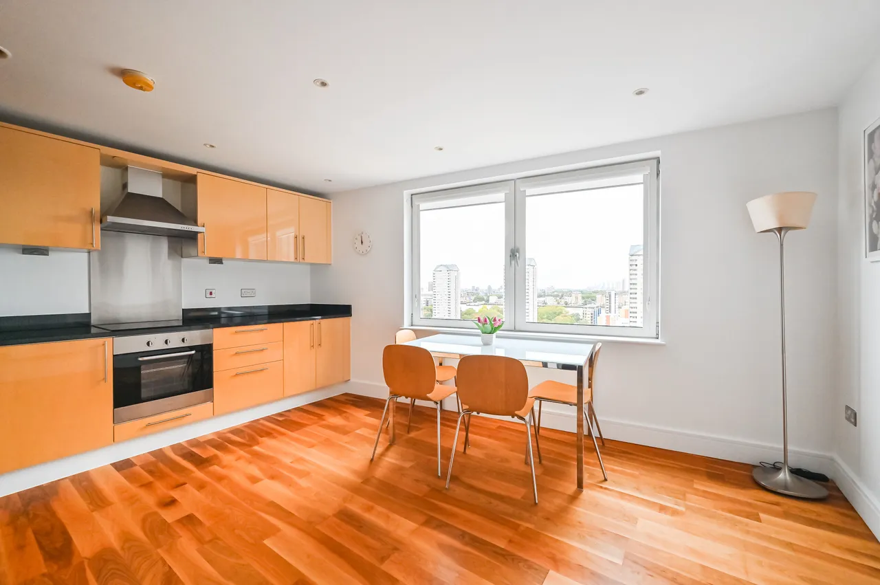London, E14, photo 13