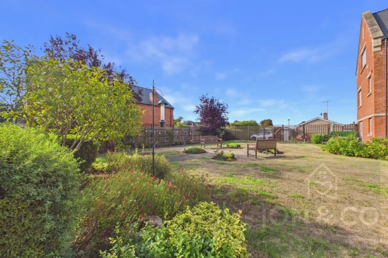 Harlestone Road, Duston, NN5, photo 2