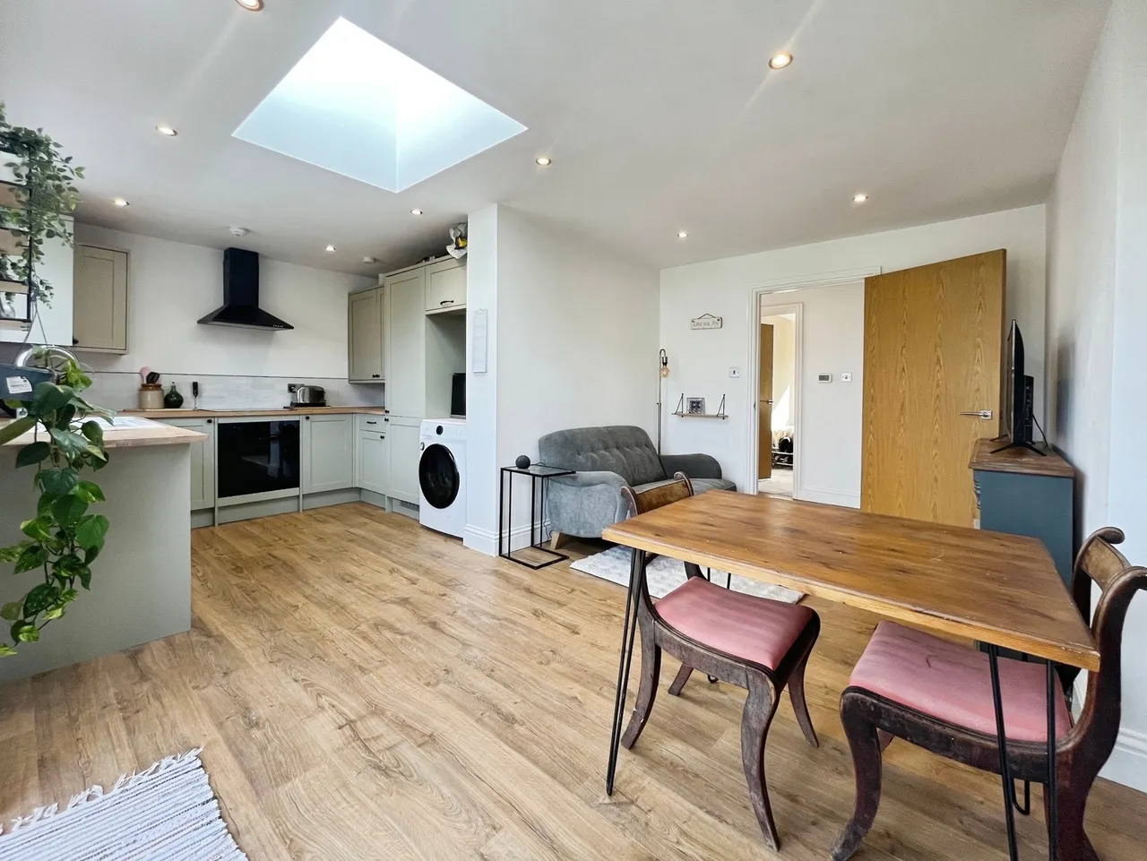 Upper Weybourne Lane, Farnham, Surrey, GU9 9DF, photo 2