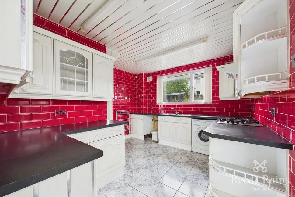 Fields Farm Road, Hyde, SK14, photo 5