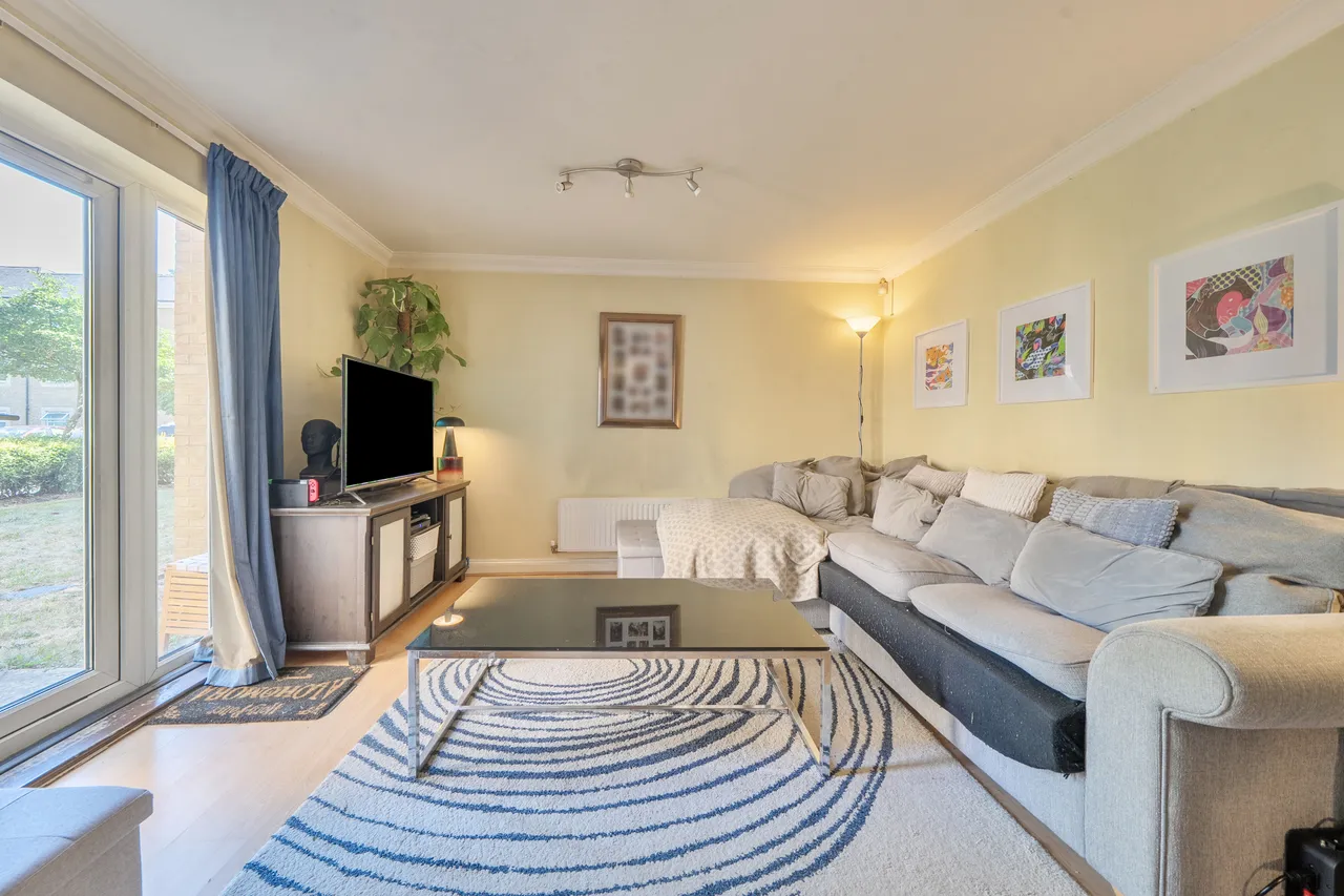 101 White Lodge Close, Isleworth, photo 9