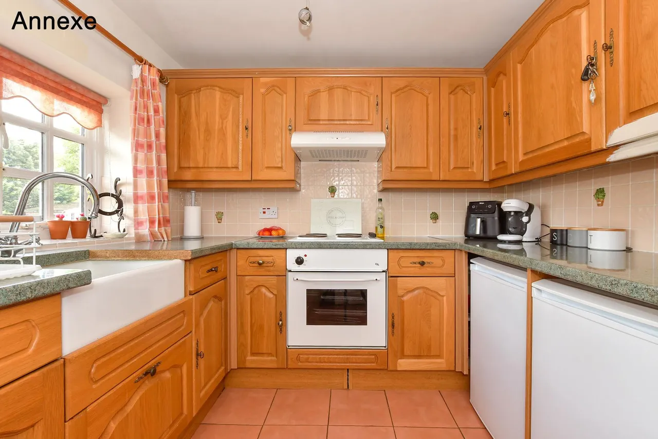 Sweechgate, Broad Oak, CT2, photo 13