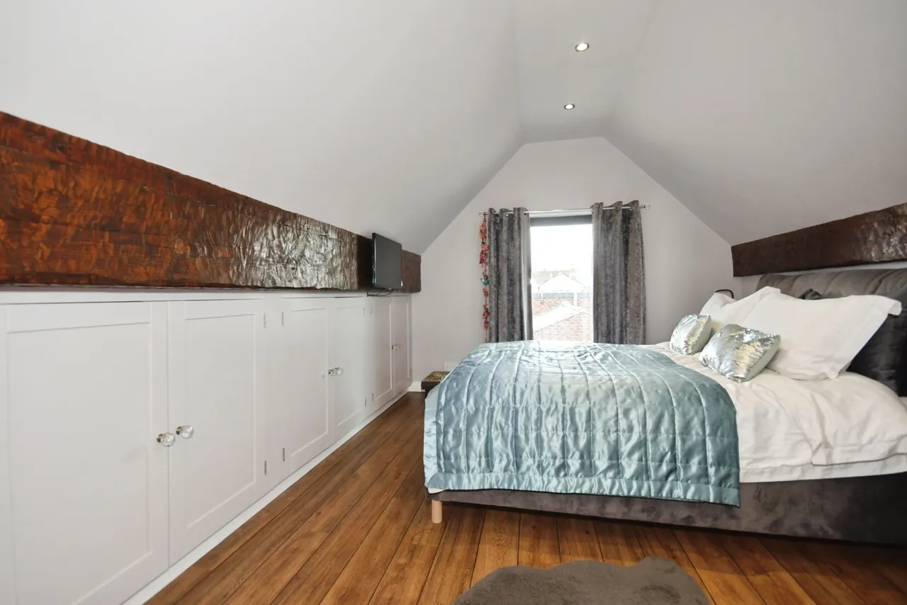 Old Road, Chesterfield, S40, photo 13