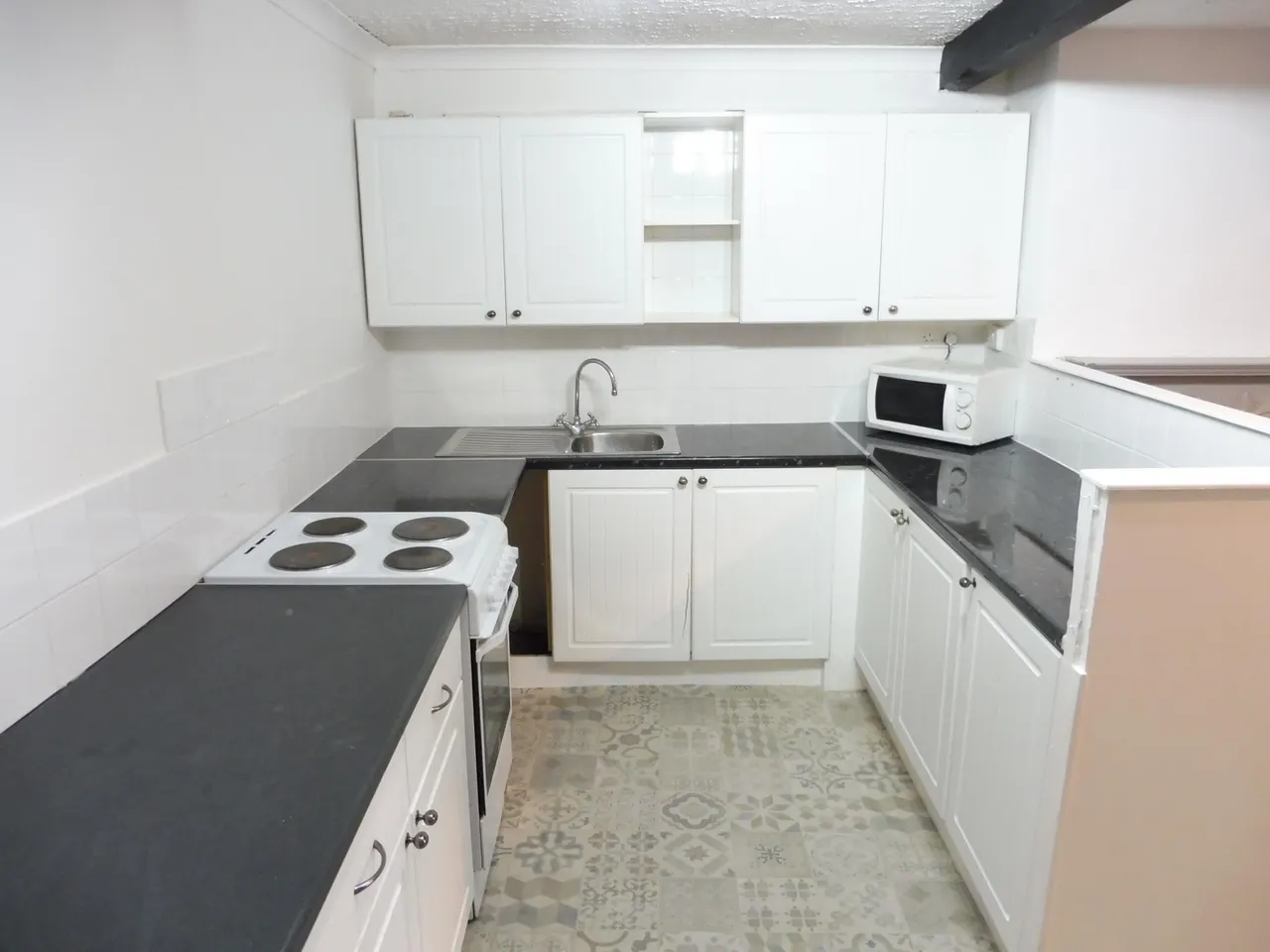2 bed house to rent, Rake Bank, HX2