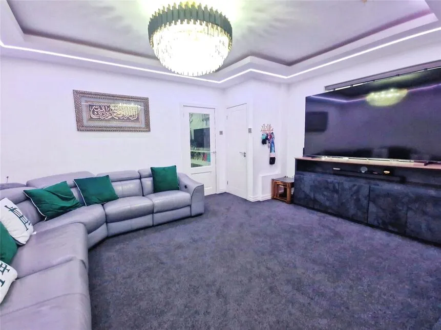 Bolton Road, Farnworth, BL4, photo 13