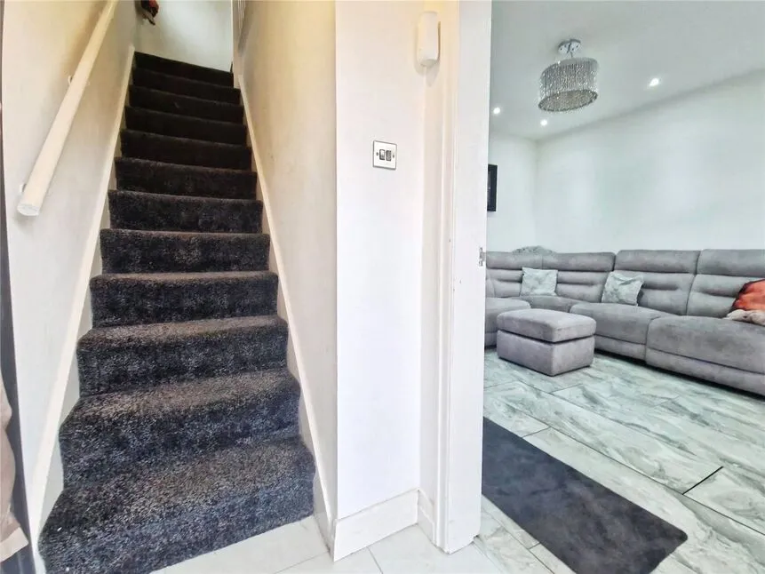 Bolton Road, Farnworth, BL4, photo 9