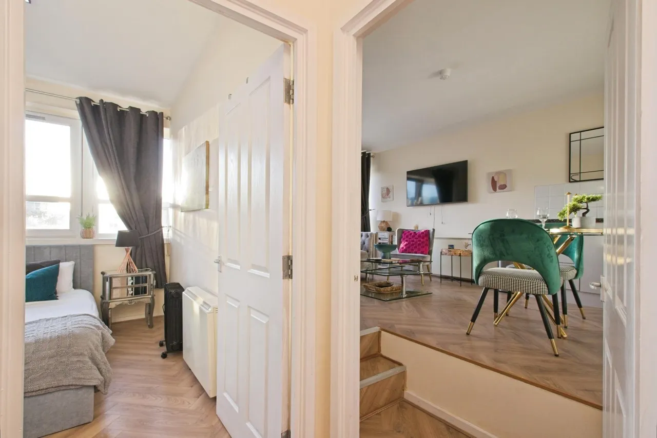 Calderwood Street, London, SE18, photo 12