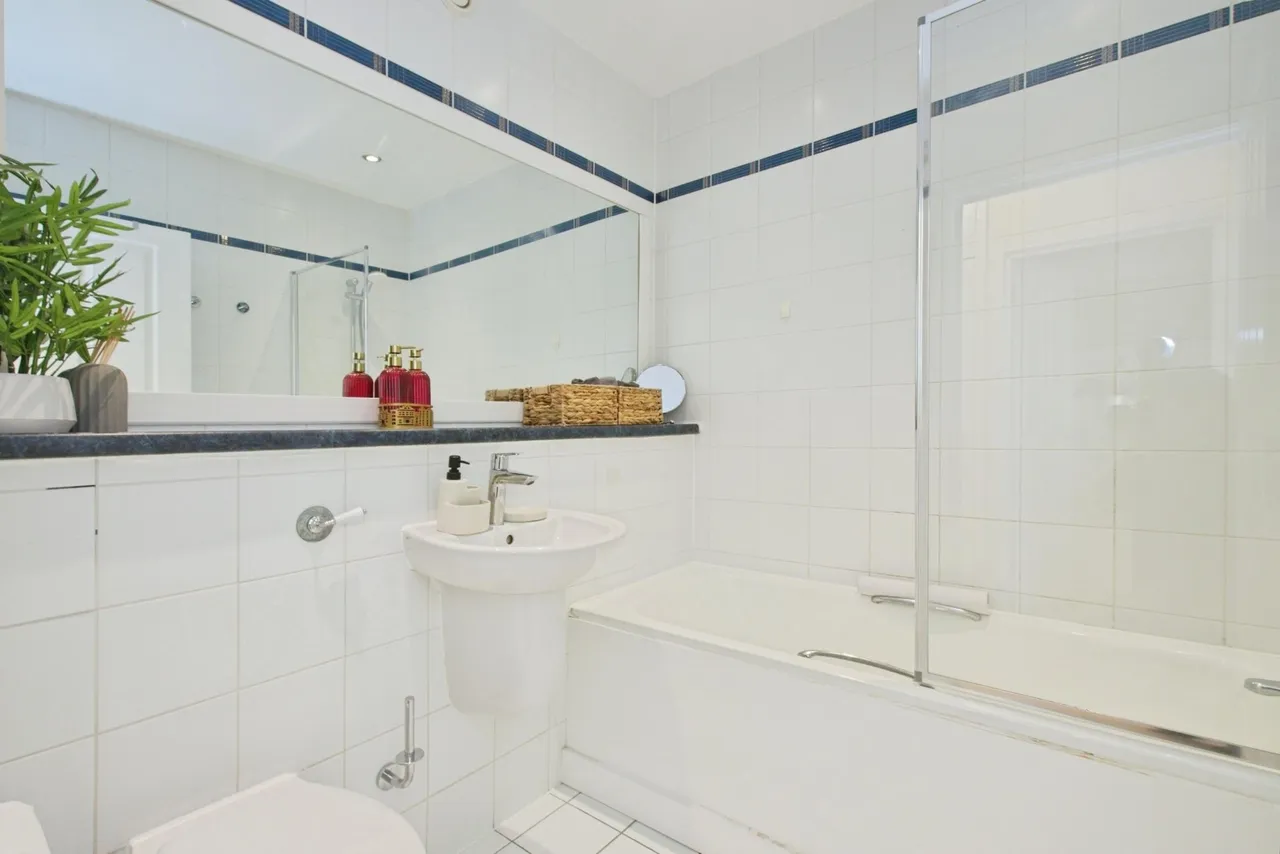 Calderwood Street, London, SE18, photo 13