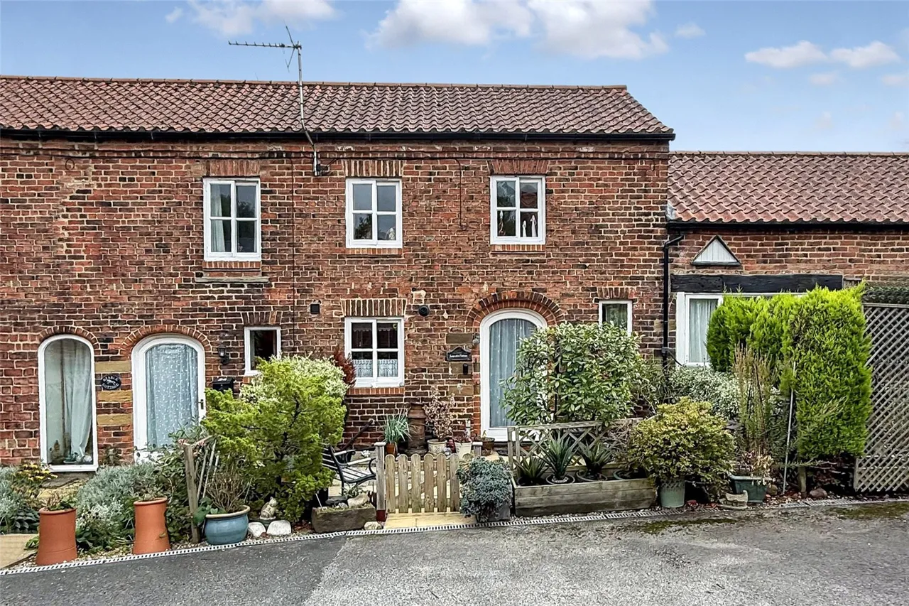 2 bed house for sale — Barleys Yard, Thirsk, North Yorkshire, YO7 1PE