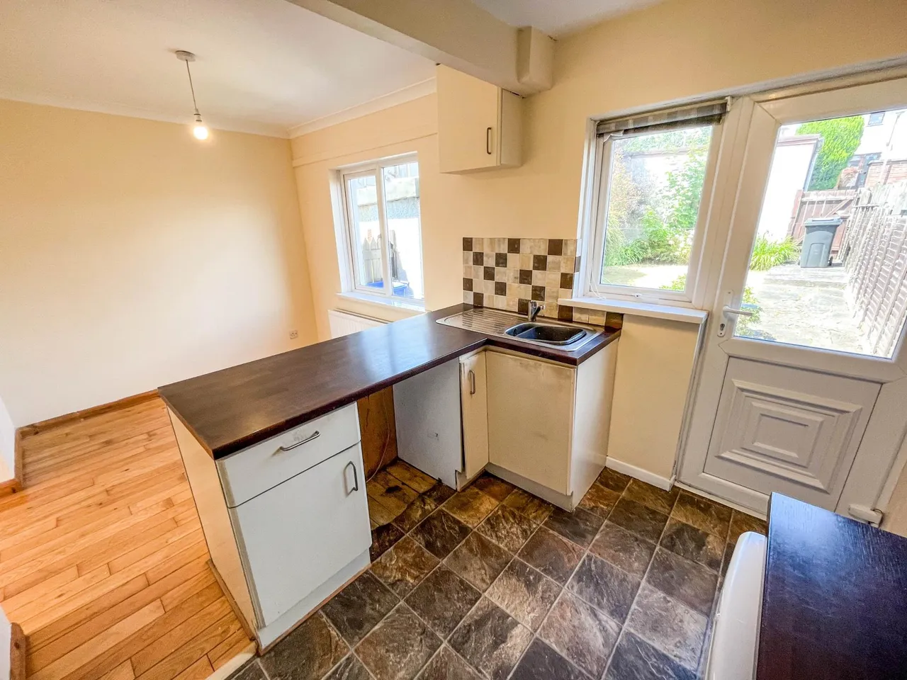 Hertford Crescent, Lisburn, BT28, photo 7