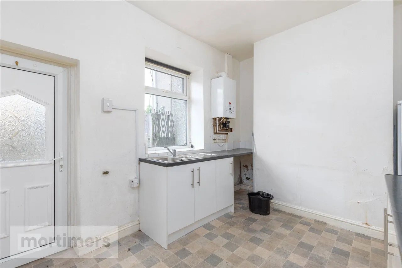 Queen Street, Clayton Le Moors, BB5, photo 5