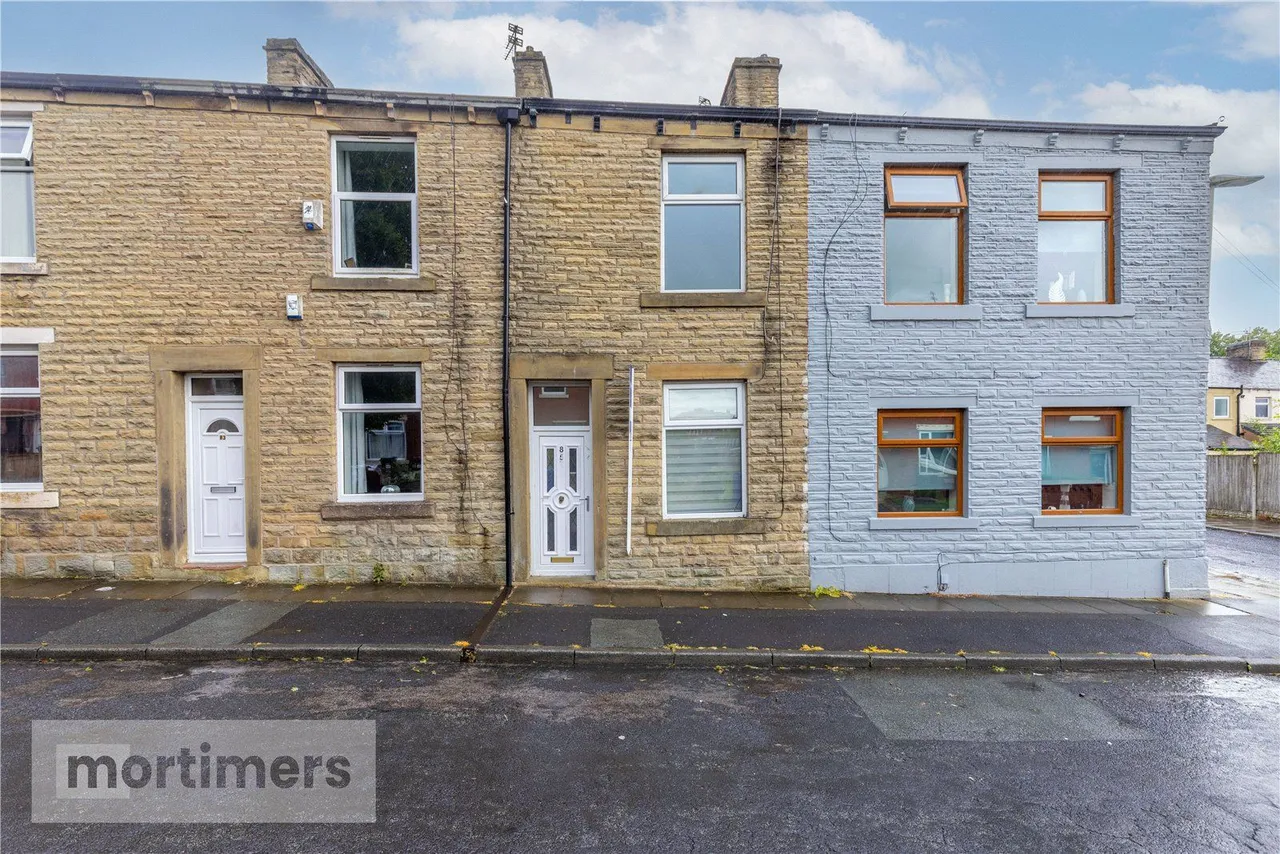 2 bed house for sale, Queen Street, Clayton Le Moors, BB5