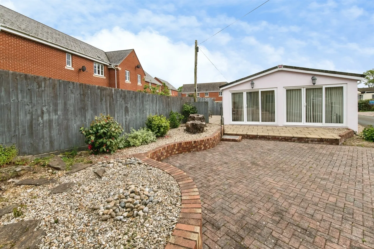 Rydon Lane, Exeter, EX2, photo 16