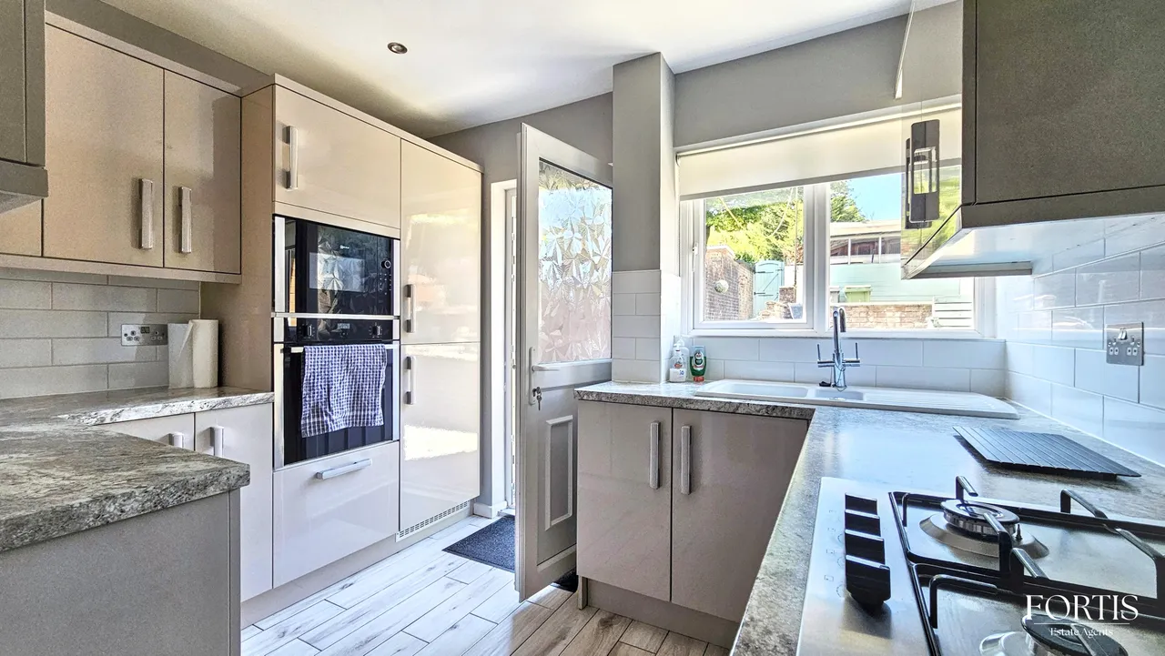 Poplar Road, Cardiff, CF5, photo 2