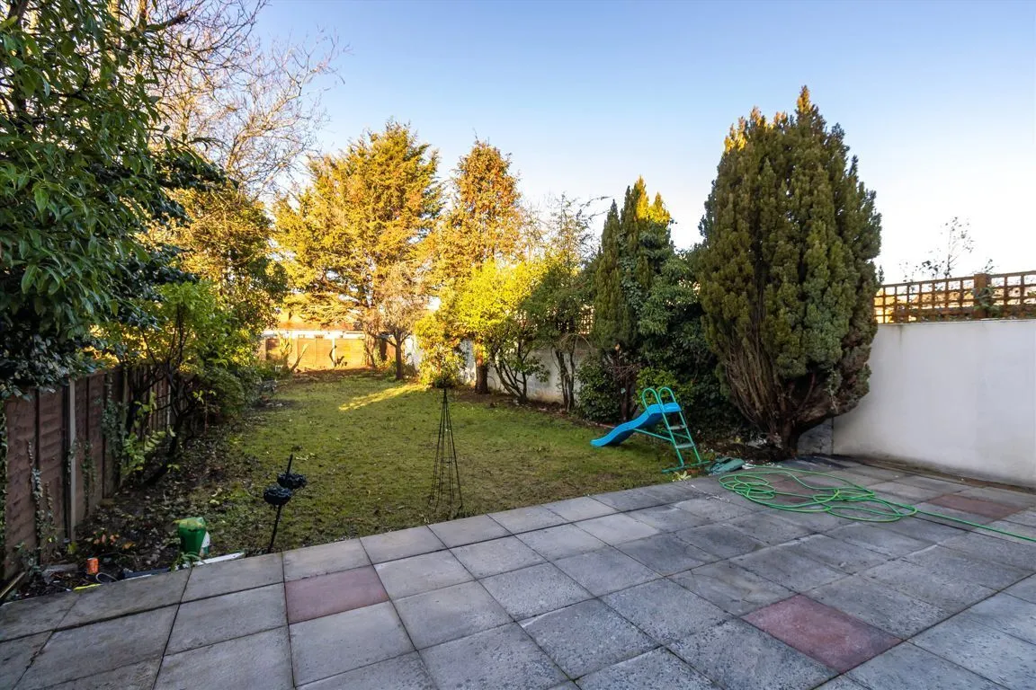 Fordbridge Road, TW15, photo 8