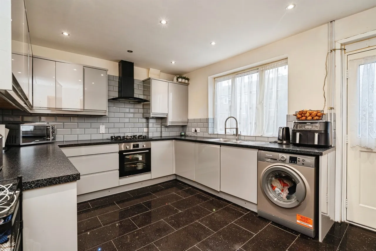 3 bed house for sale — Chaucer Road, GREAT YARMOUTH