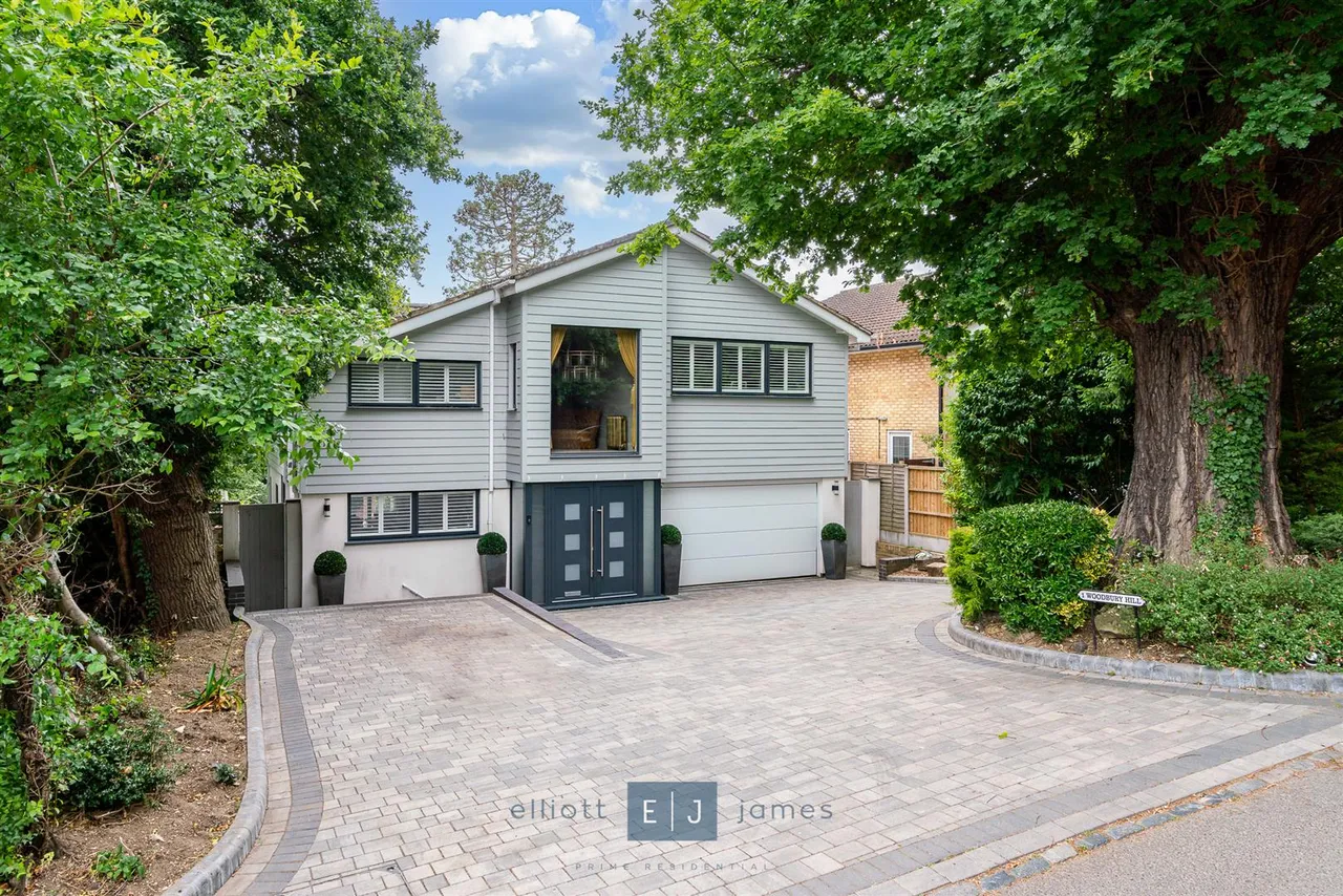 4 bed house for sale — Woodbury Hill, Loughton