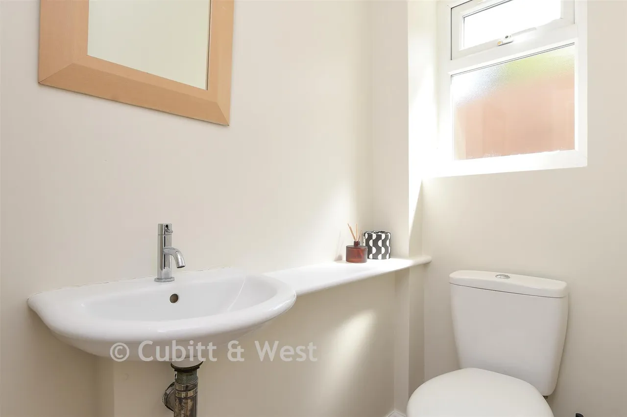 Copse Road, Meadvale, RH1, photo 17