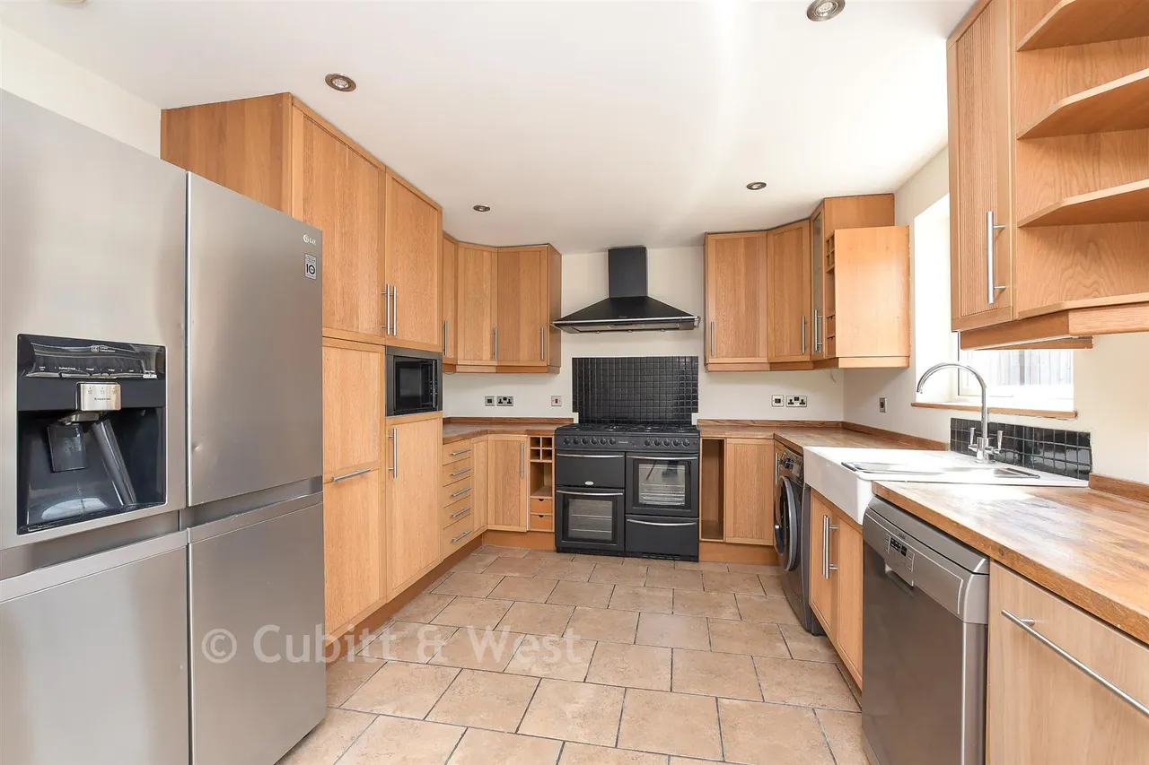 Copse Road, Meadvale, RH1, photo 3