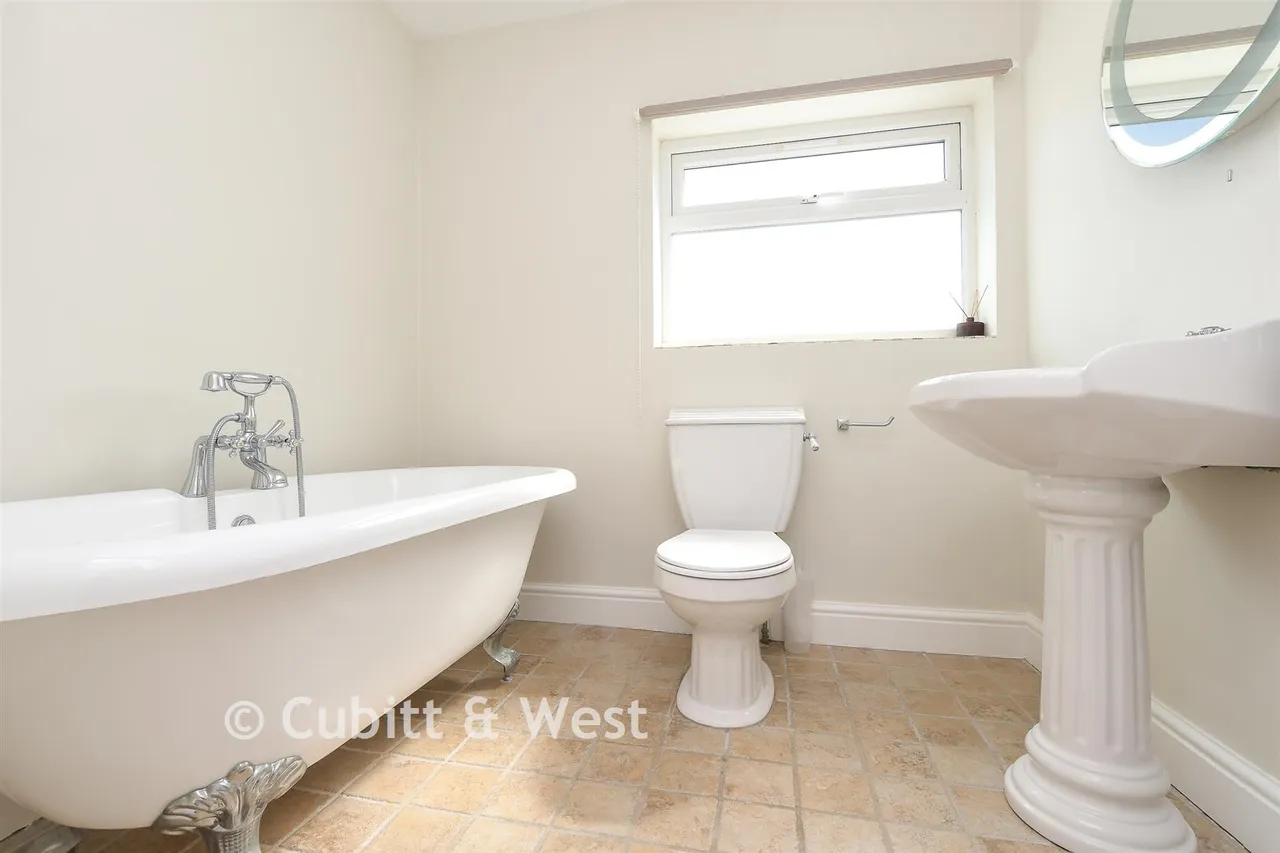 Copse Road, Meadvale, RH1, photo 10