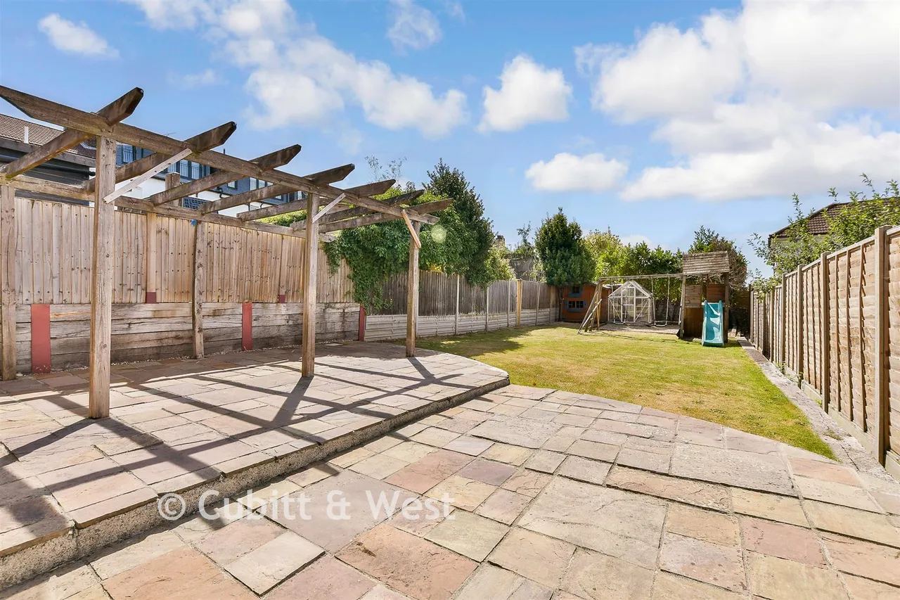 Copse Road, Meadvale, RH1, photo 15