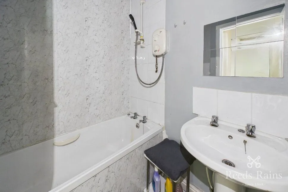 Brunshaw Road, Burnley, BB10, photo 11