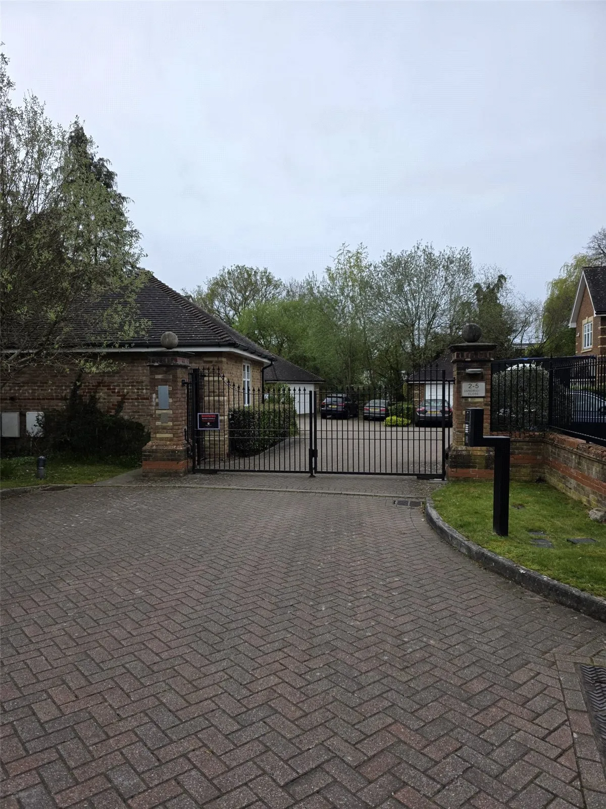 Sandridge Close, Hadley Wood, Hertfordshire, EN4 0HB, photo 6