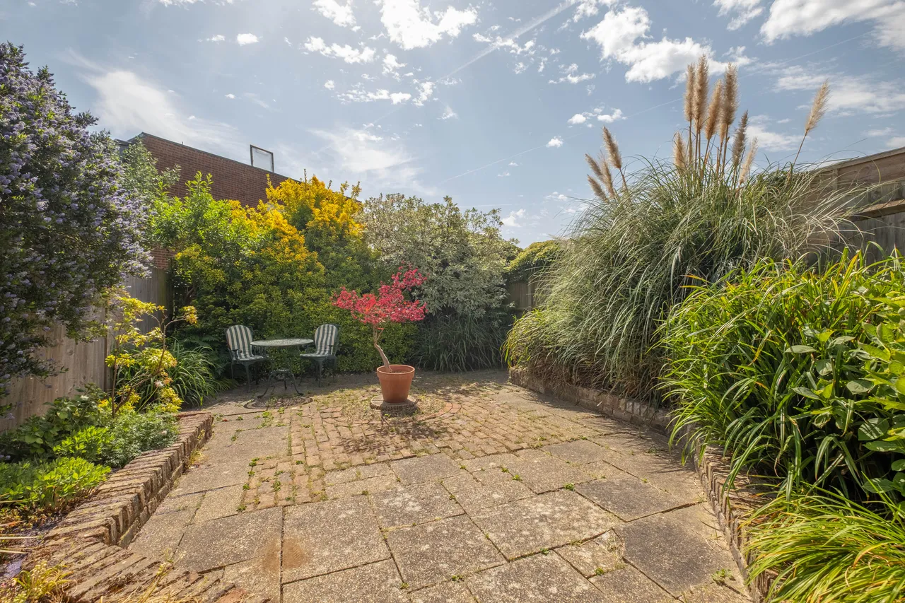 Somerset Road, London, SW19, photo 3