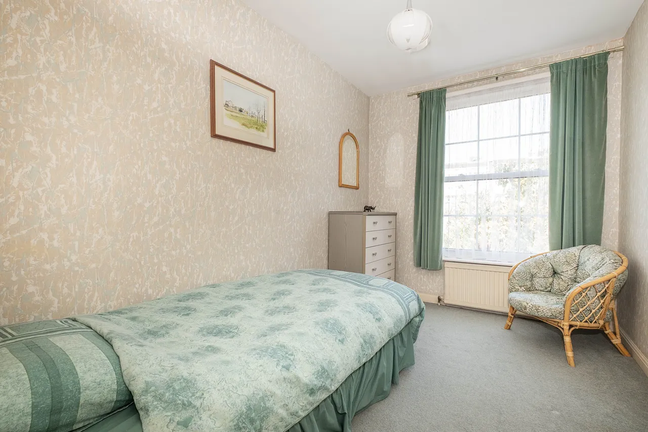 Somerset Road, London, SW19, photo 10