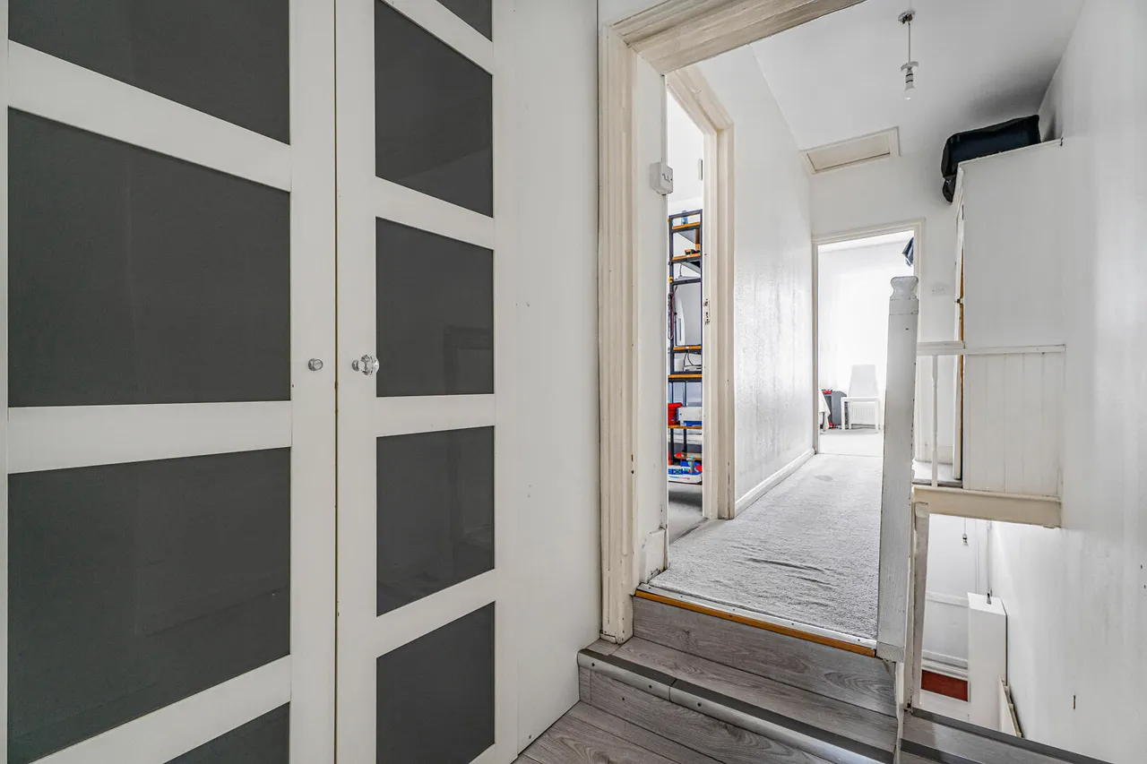 Lowden Road, London, N9, photo 11