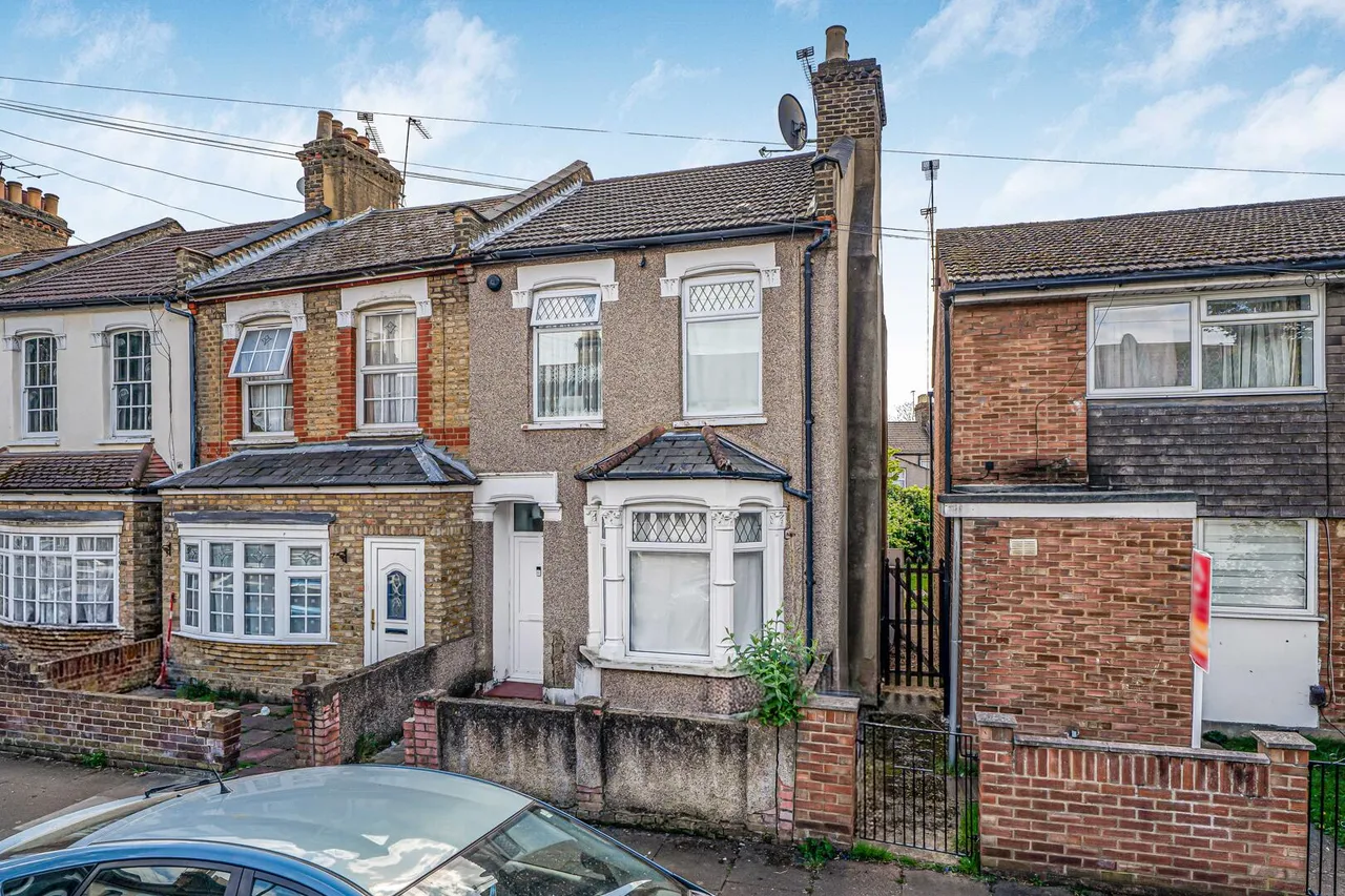 Lowden Road, London, N9, photo 14