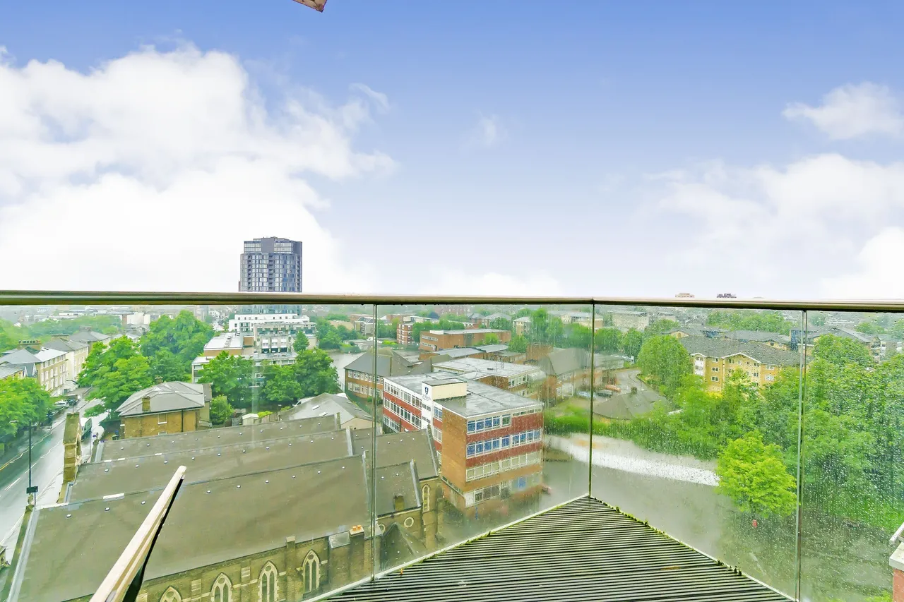 2 bed flat for sale — Saffron Central Square, Croydon, CR0