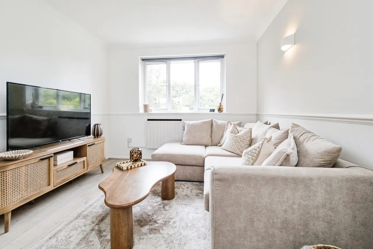 Stirling Close, Rainham, Essex, RM13, photo 19